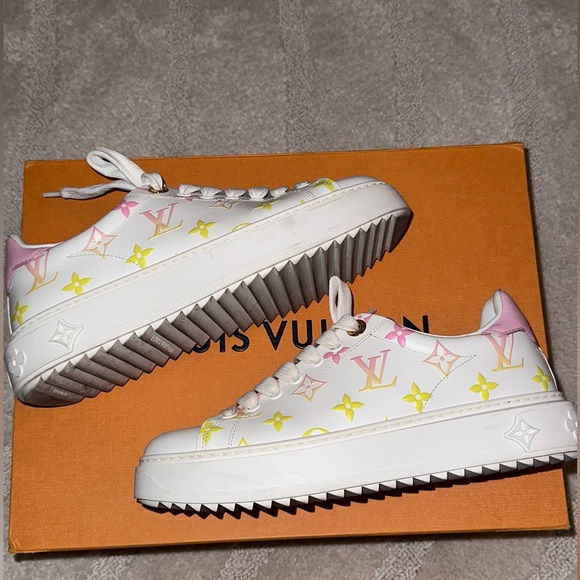 Louis Vuitton Time Out Sneaker - Picture 4 of 5